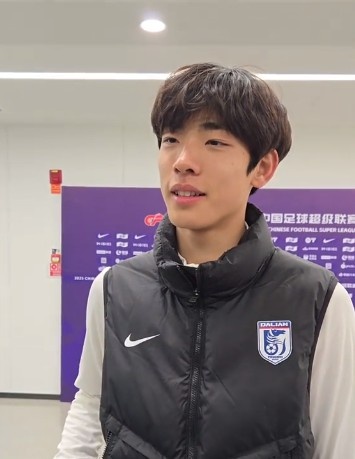  國青歸來上演中超首秀，朱鵬宇：感覺很好，場上大哥們很支持我