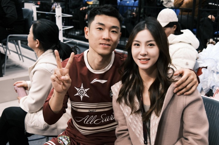  很搭！高詩巖妻子曬多張美照：打卡全明星 吉林下次見