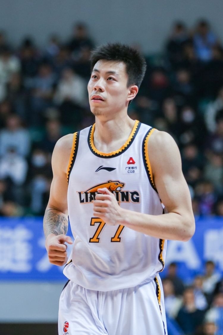  媒體人：張鎮(zhèn)麟、韓德君將因傷缺席今晚對(duì)陣北控的比賽