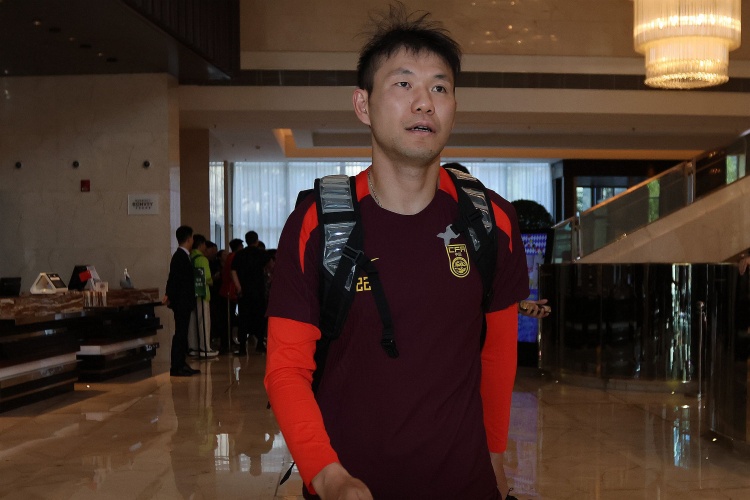  李源一3次助攻位居助攻榜榜首，李璇：再看伊萬發(fā)言覺得有種錯亂