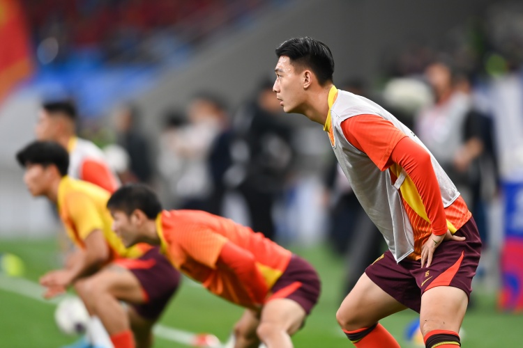  足球報(bào)：張玉寧、蔣圣龍均有不同程度傷病，伊萬未讓在熱身賽出場