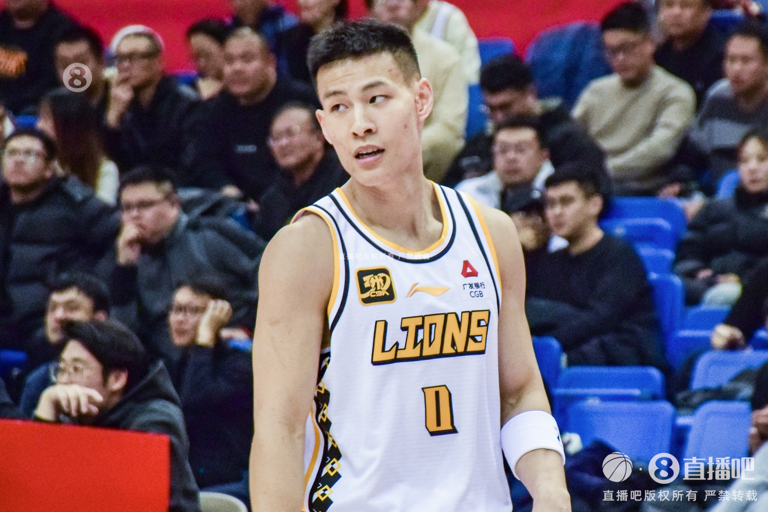  毫無(wú)狀態(tài)！林秉圣11投僅1中拿到3分3斷 出現(xiàn)2失誤4犯規(guī)