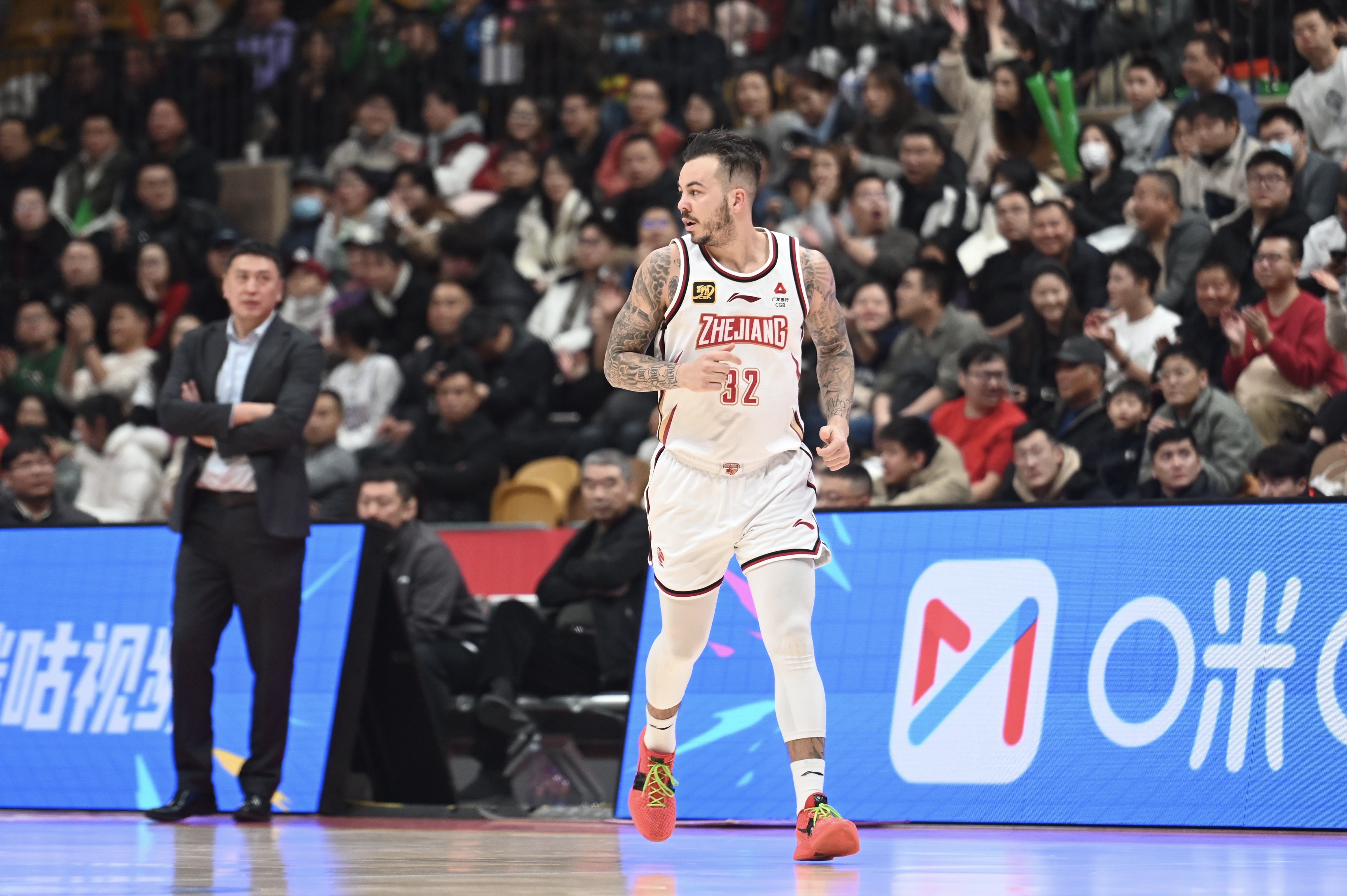  40+三雙難救主！約克39中18&三分22中10空砍48分10籃板11助攻