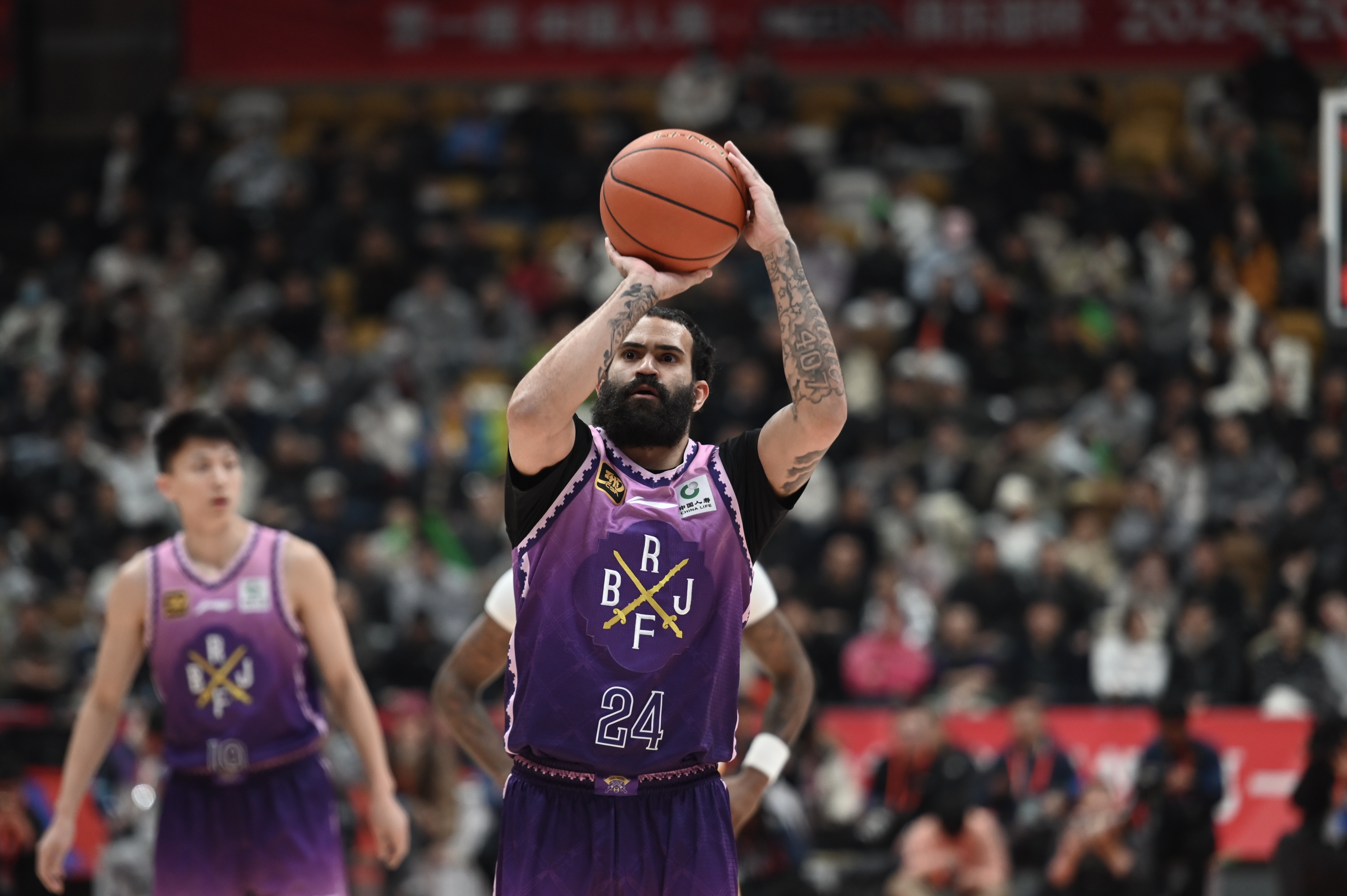  攻筐效率真不錯(cuò)！里勒半場11中7&5罰全中轟下全隊(duì)最高的19分