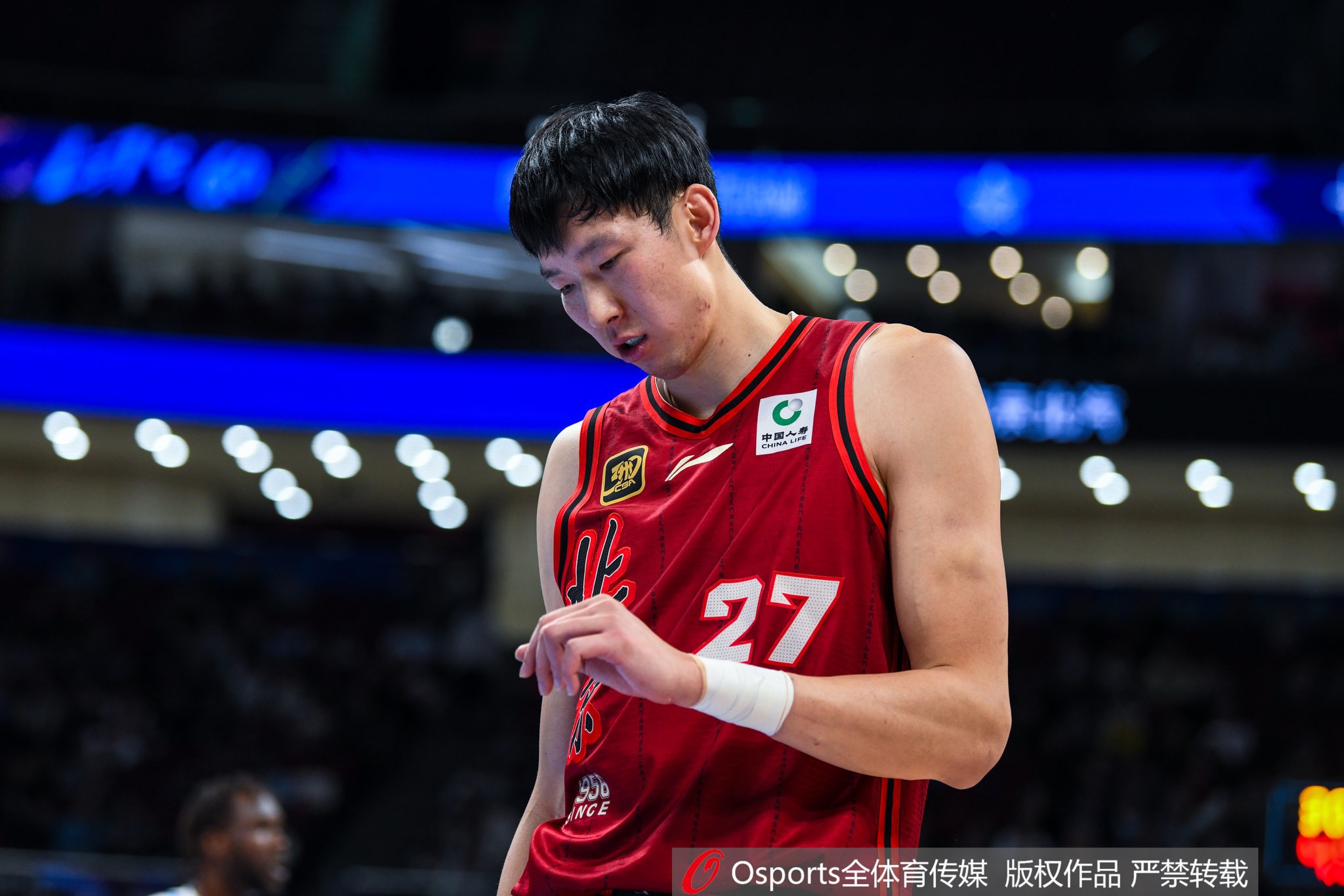  不妙！趙探長：首鋼醫(yī)院建議周琦進行結膜縫合手術 待權威復診！